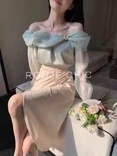ROUJE CHIC 法式一字肩上衣女高级设计感春夏季甜美雪纺薄纱衬衫