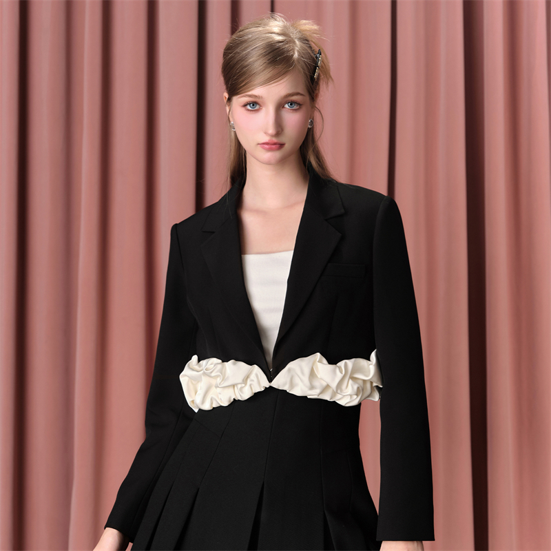 糖力短款显瘦撞色泡芙西装外套女