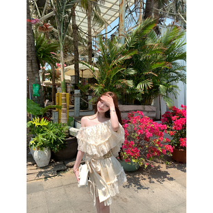 LIN BOUTIQUE 一字肩仙女裙修身显瘦露肩不规则短袖连衣裙女短裙