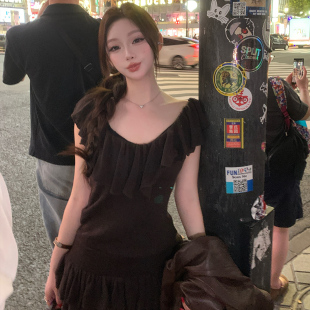 张林超LIN BOUTIQUE 氛围感作弊裙！黑色木耳边设计感连衣裙