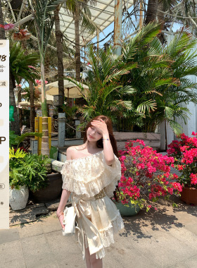 LIN BOUTIQUE 一字肩仙女裙修身显瘦露肩不规则短袖连衣裙女短裙