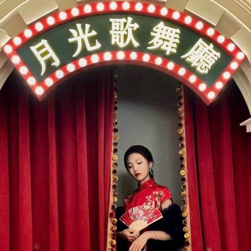 灯泡发光字户外防水跑马灯定制灯灯箱布/软膜天花