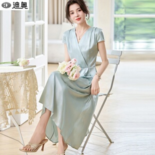 迪奥法式 气质V领通勤显瘦桑蚕丝裙子 优雅真丝连衣裙女夏2026新款