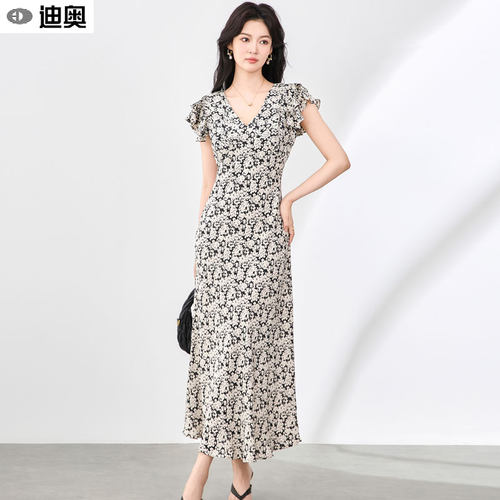 迪奥巨好看的连衣裙今年流行裙子