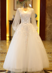 Romantic retro fairy Lantern Sleeve Princess Bride winter long sleeved wedding dress