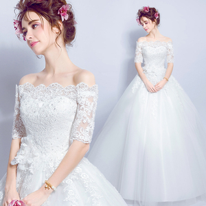 Beautiful lace winter long sleeved bride wedding dress