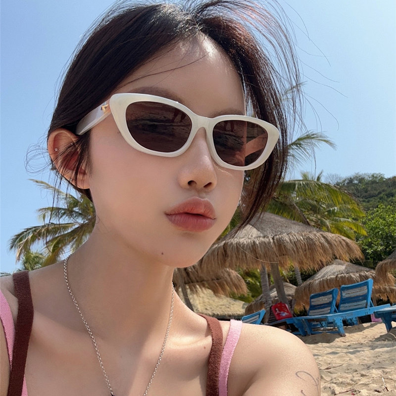 韩版复古猫眼白色gm墨镜女高级感辣妹凹造型度假防晒偏光太阳眼镜