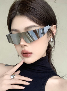 未来感水银色Y2K运动骑行墨镜女