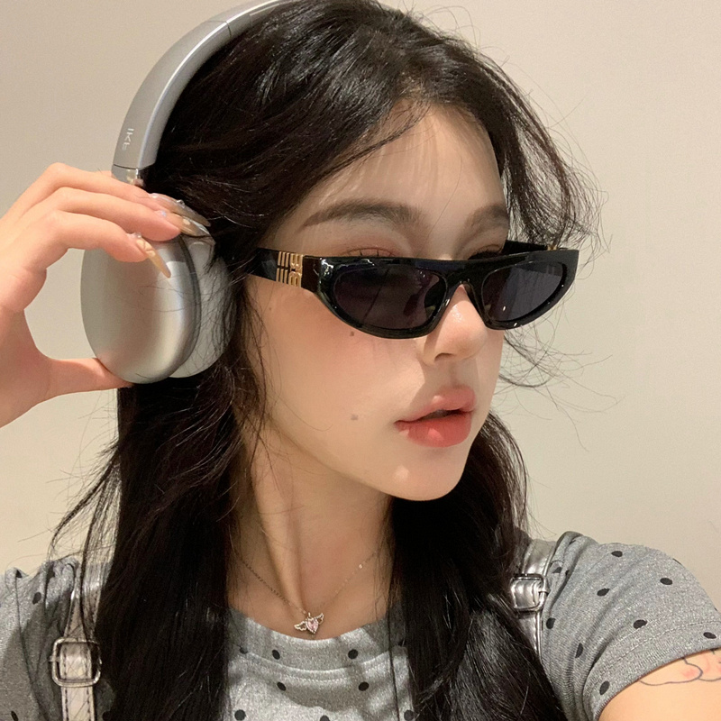 复古三角猫眼小脸墨镜女高级感ins造型黑色防晒太阳眼镜方圆脸潮