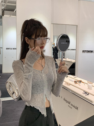 纯欲夏季新款长袖低圆领薄款针织衫女设计感修身外搭防晒开衫外套