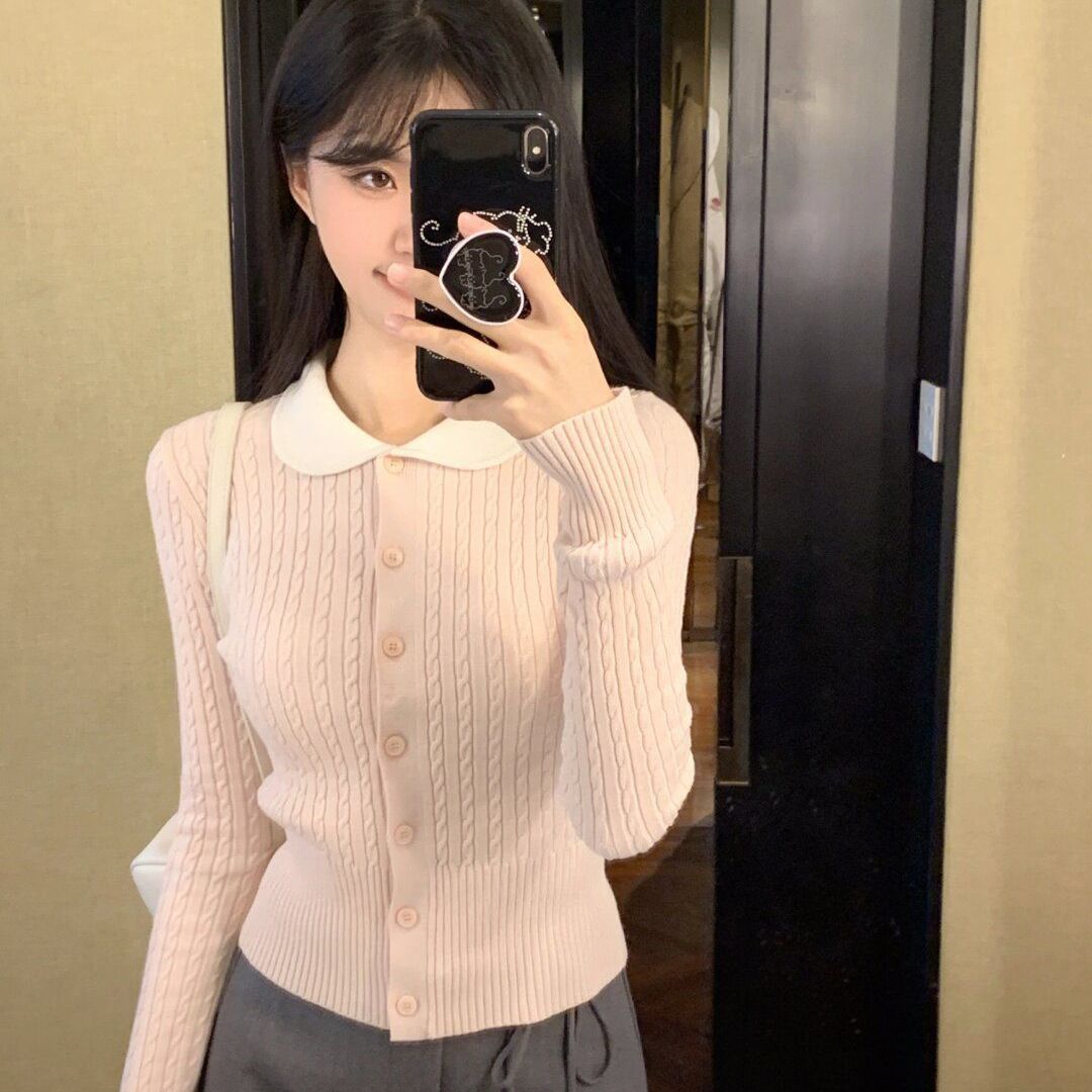 粉色娃娃领麻花长袖针织衫女早秋修身短款软糯超好看甜美打底上衣