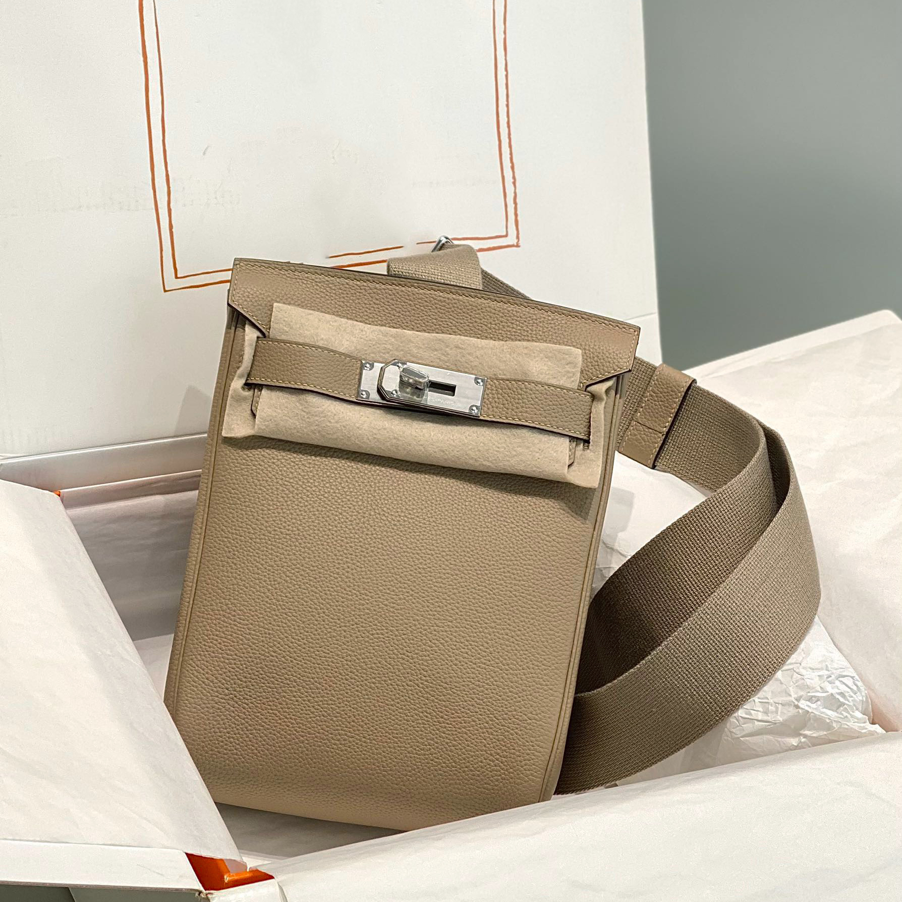 thumbnail for 2025 New Kelly Chest Bag Small Ado One Shoulder Crossbody Leather Women's Bag First Layer Cowhide Large Capacity Commuter Backpack