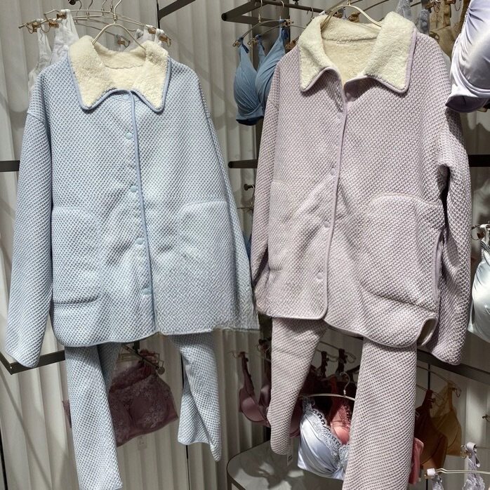 AM467911爱慕秋冬中厚双面暖绒衬衫领长袖长裤女家居服套装1299