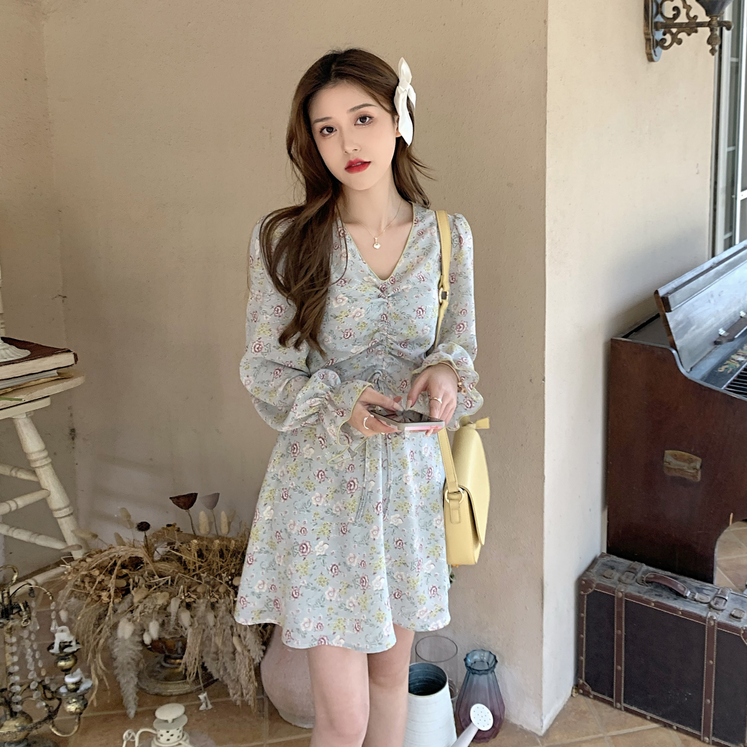 Real price ~ V-neck bubble sleeve Pleated Chiffon dress women's slim French Style Floral Dress