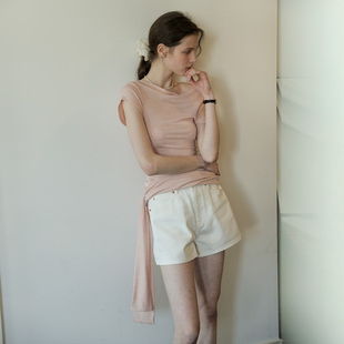 T恤女 简约天丝羊毛斜领露肩侧绑带褶皱收腰短袖 春也白 法式