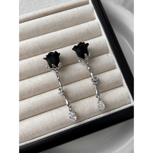 冷淡风 暗黑玫瑰花朵锆石耳钉女轻奢高级感耳环气质辣妹银针耳饰