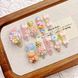 小熊游园会多巴胺纯手工穿戴甲卡通可爱甜酷美甲2025新年短中长款