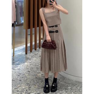 法单M家 2025秋冬优雅烫钻格纹方领修身上衣皮扣百褶半身裙女