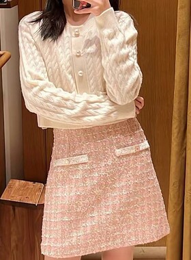 法单S家 24早春款温柔风螺纹珍珠纽扣圆领短款针织开衫毛衣外套