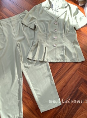 国内柜货～清新豆绿色赫本复古法风显瘦通勤OL风上衣九分裤套装