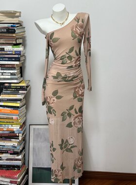 葡萄miki 春夏美单性感辣妹显瘦网纱印花斜肩露肩修身连衣裙长裙