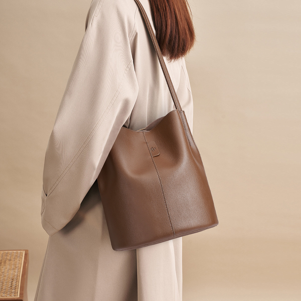 卡洛黛茜水桶包简约风