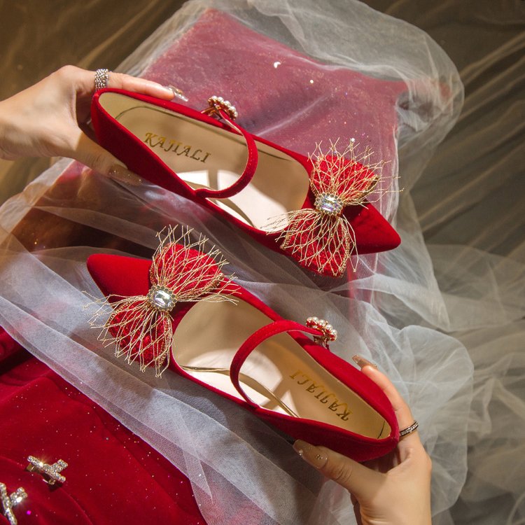 婚鞋新娘鞋女2025新款法式蝴蝶结刺绣红色敬酒鞋不累脚搭扣高跟鞋