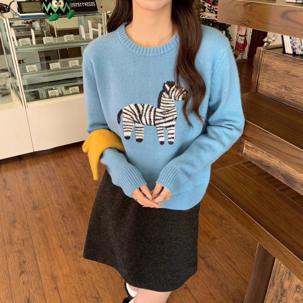 CC2025冬季新款时尚百搭卡通小马刺绣羊毛针织衫韩版圆领毛衣女