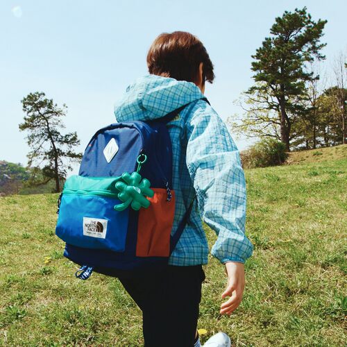 派姐in Korea北面白标26儿童款14L多功能轻便双肩包书包女NM2DS08