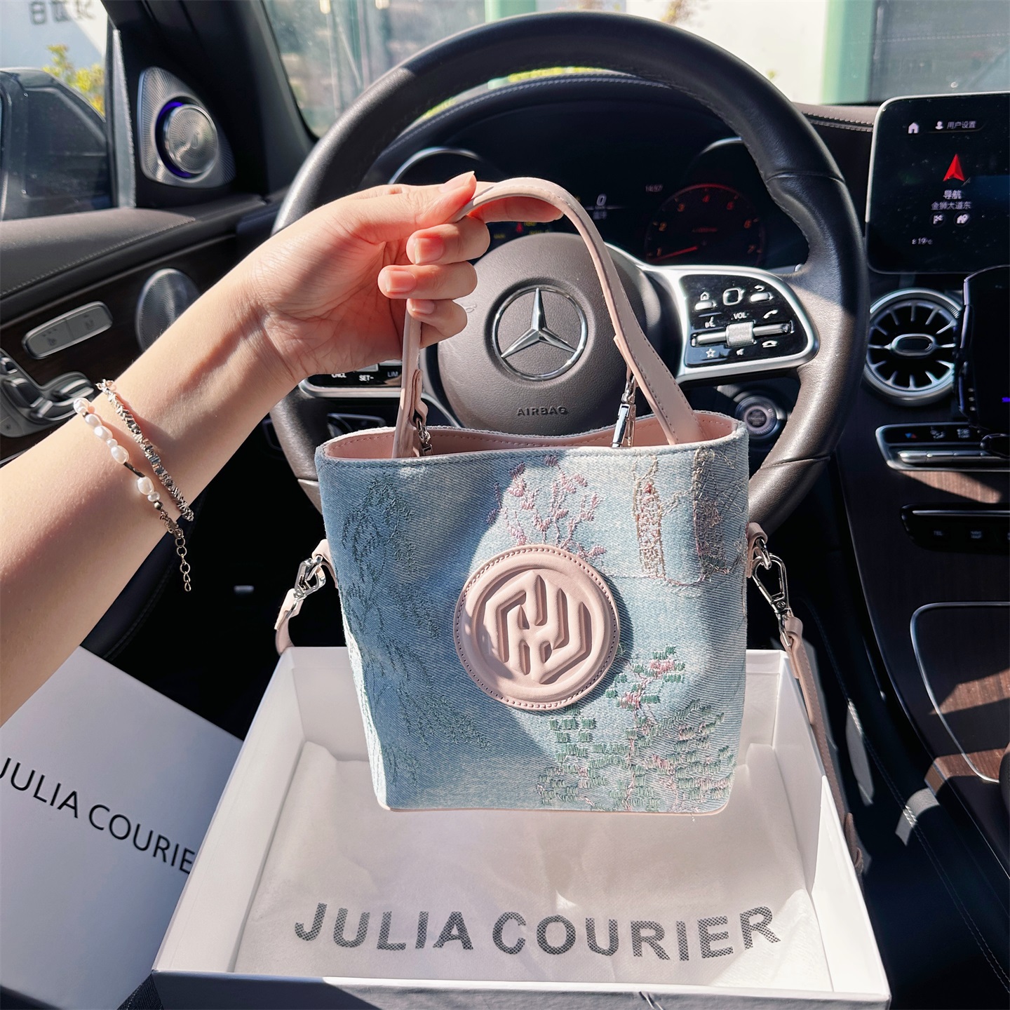 JULIA COURIER小众国风刺绣水桶包包女2025新款高级感单肩斜挎包