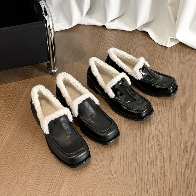 2025新款一脚蹬乐福鞋女平底深口真皮单鞋英伦风保暖方头小皮鞋女