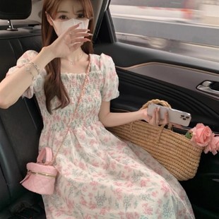 碎花方领连衣裙女夏季 超仙初恋系裙子 2025新款 甜美收腰显瘦中长款