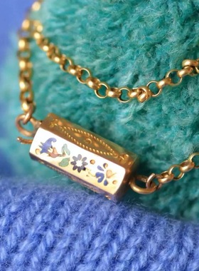 老美单 珐琅彩釉雕花六边形圆柱复古花纹艺术感项链