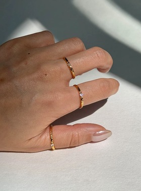 【四月的格蕾丝】保色极细手工感凹纹闪亮镶钻锆石简约戒指