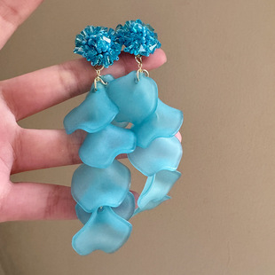 ins风仙气精美蓝色绣球花流苏花瓣长款耳环气质出游度假显白耳坠