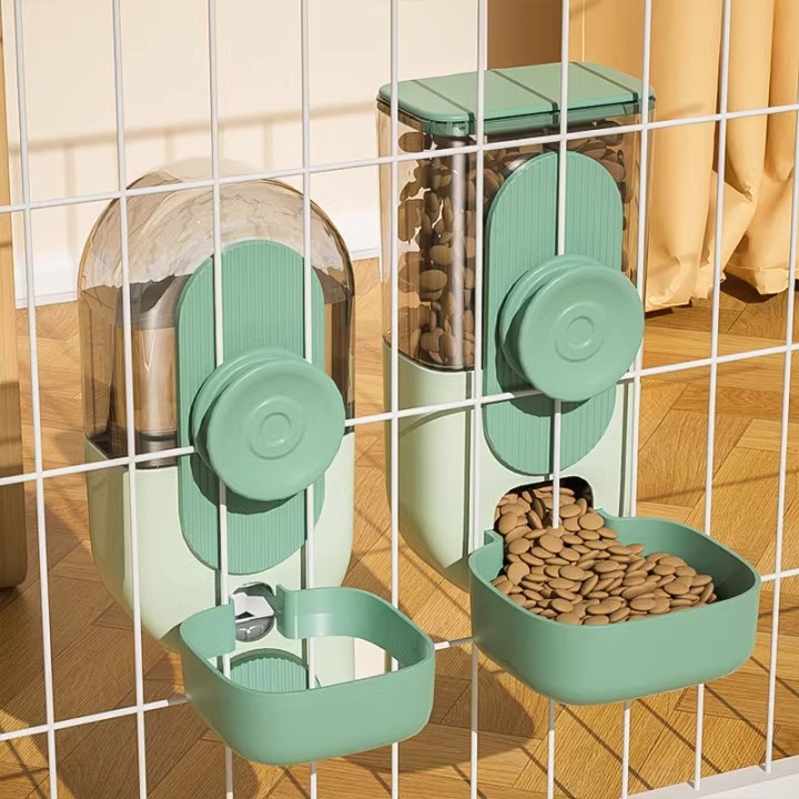 猫咪饮水机悬挂氏自动喂食器狗狗小型犬兔子喝水流动挂笼宠物水壶