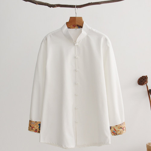 中国风唐装男青年挽袖外套