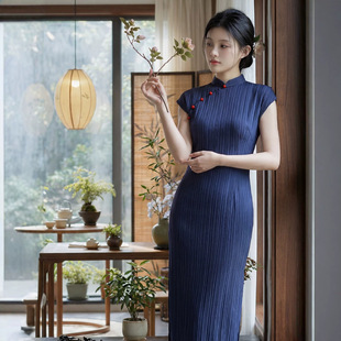 挽苏藏青中长款旗袍女2026上班穿薄款藏青色婚礼秀禾服传统风青年