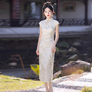 新中式国风淡雅改良旗袍2026款显瘦小碎花清新少女年轻提花连衣裙