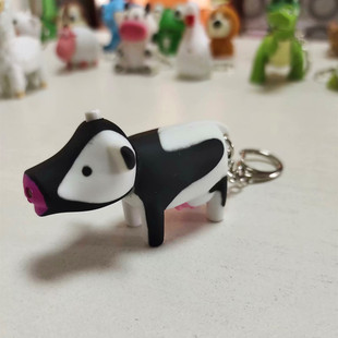 创意农场小动物挂件母牛挤奶钥匙链 新款led发光发声奶牛钥匙扣