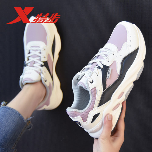 特步女鞋皮面防水老爹鞋女