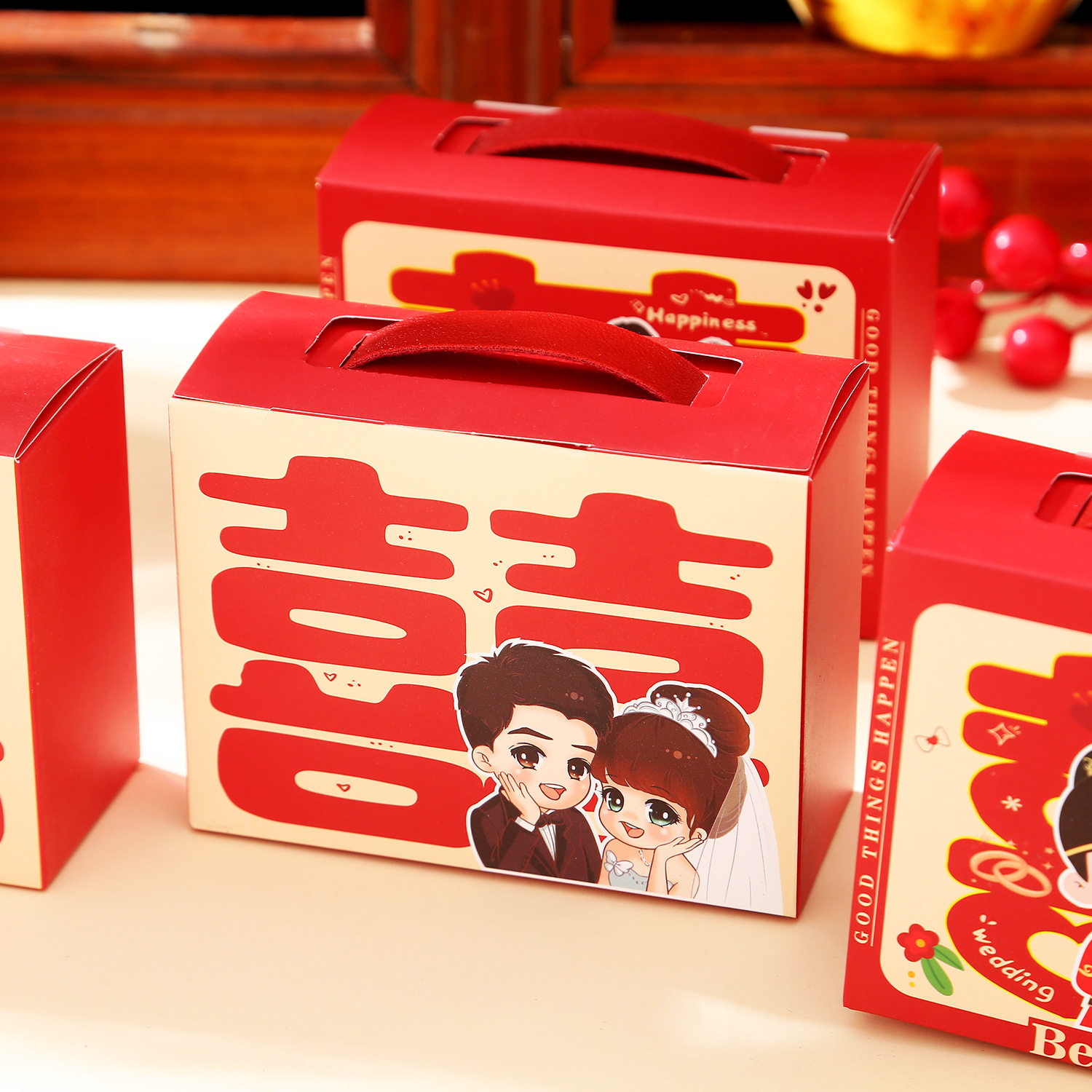 现货结婚喜糖盒高级婚礼喜糖袋手提卡通新人欧式创意时尚糖果