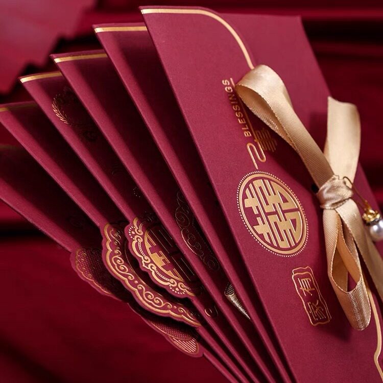 跨境中式磨砂暗红横版配丝带吊坠加厚硬质烫金红包结婚喜结良现货