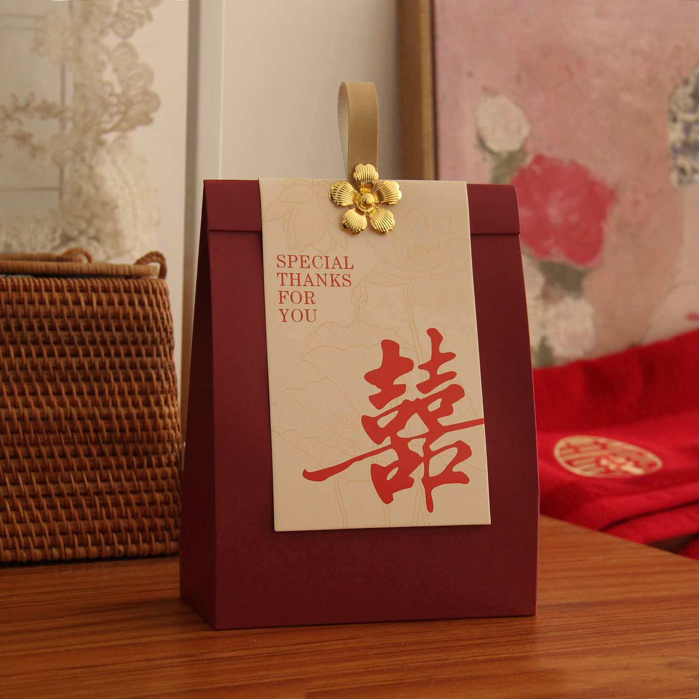 热销婚庆用品子高级档简单方便中式伴手回礼糖盒折叠糖果包装跨境