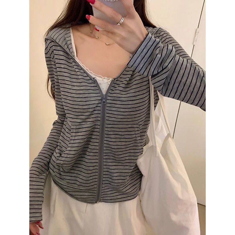 连帽条纹拉链长袖T恤上衣女秋季韩系薄款休闲百搭防晒开衫短外套,女装/女士精品,时尚防晒服,淘宝优惠券,粉丝福利购,淘宝优惠卷