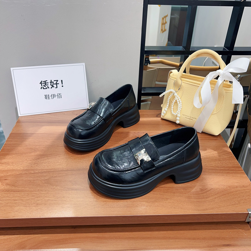 厚底增高黑色单鞋女2026春季新款鞋子百搭女款一脚蹬乐福鞋小皮鞋