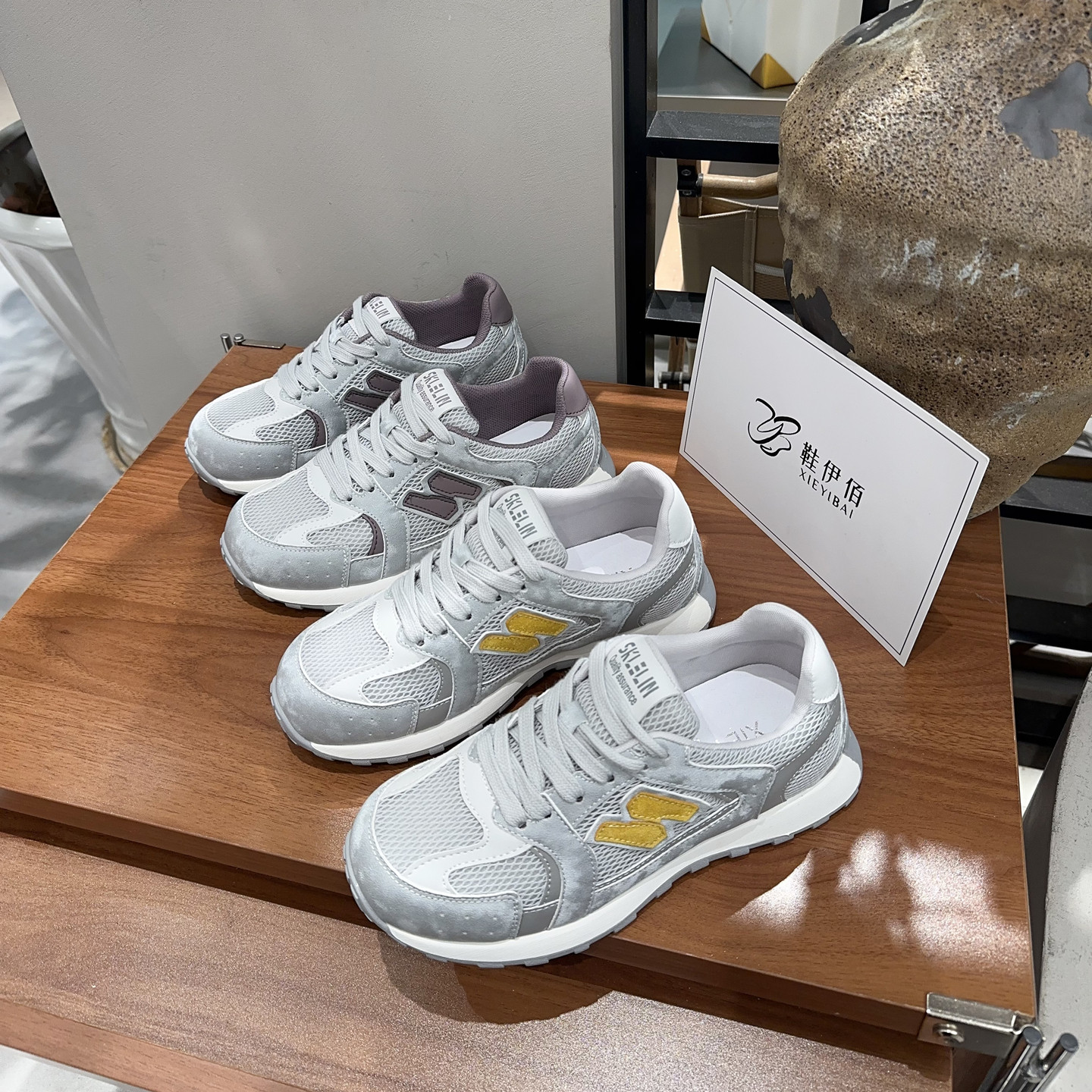 平底防滑百搭运动鞋2026新款女款春款爆款轻便软底不累脚休闲鞋