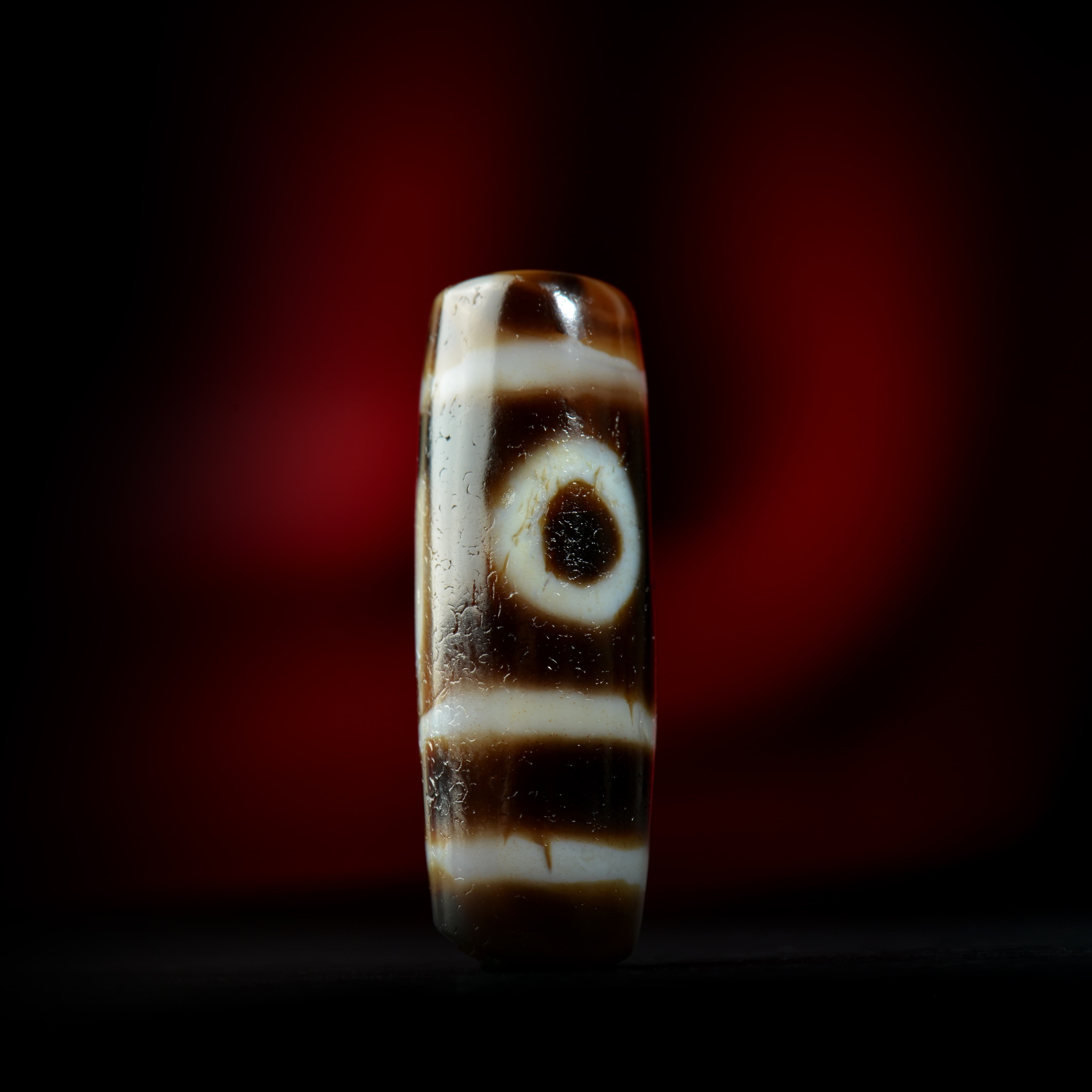 【大西藏天珠馆】千年至纯折线两眼老天珠