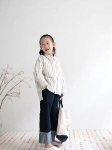 Lovinyanna童装 亲子牛仔裤+黄挂脖吊带+条纹衬衫 破边拼接裤脚