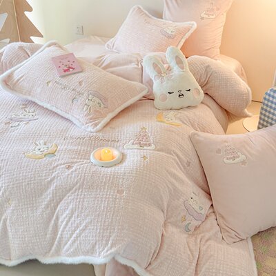 送抱枕！少女心卡通牛奶绒四件套